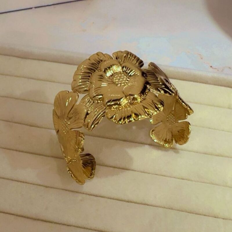 3D Flower cuff