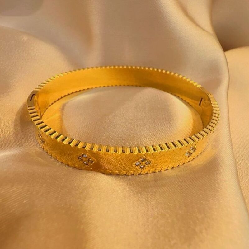 Dainty flower cuff