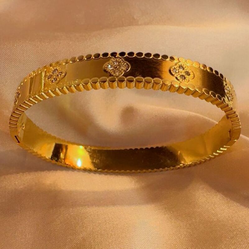 Dainty flower cuff