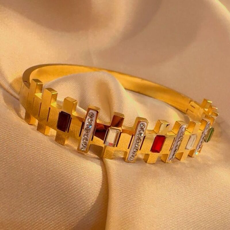 Luxee cuff / H cuff