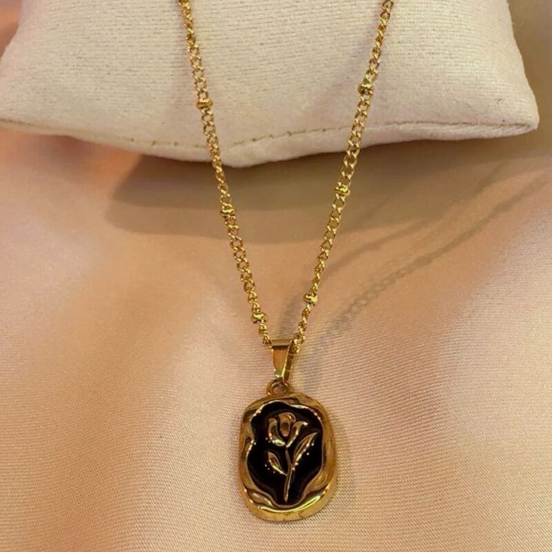 Black rose pendent