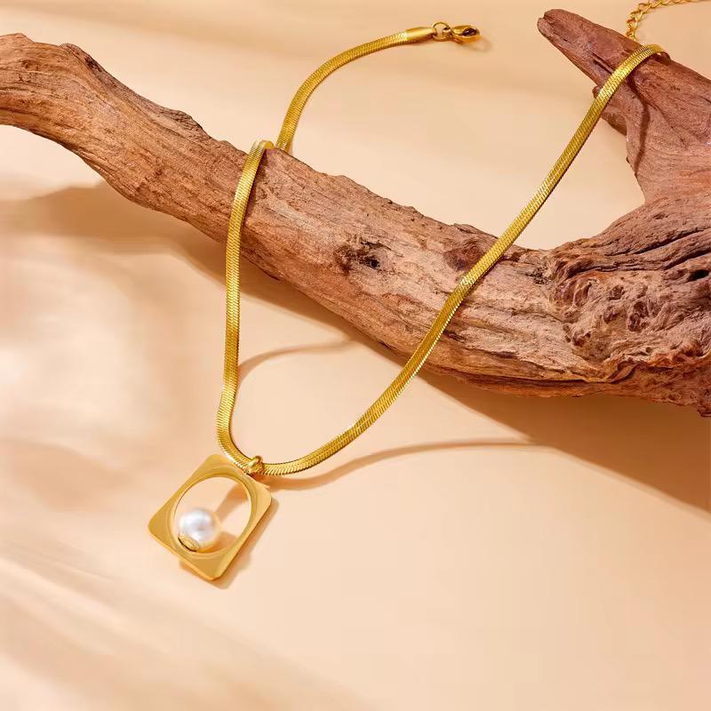 Pearl pendnet