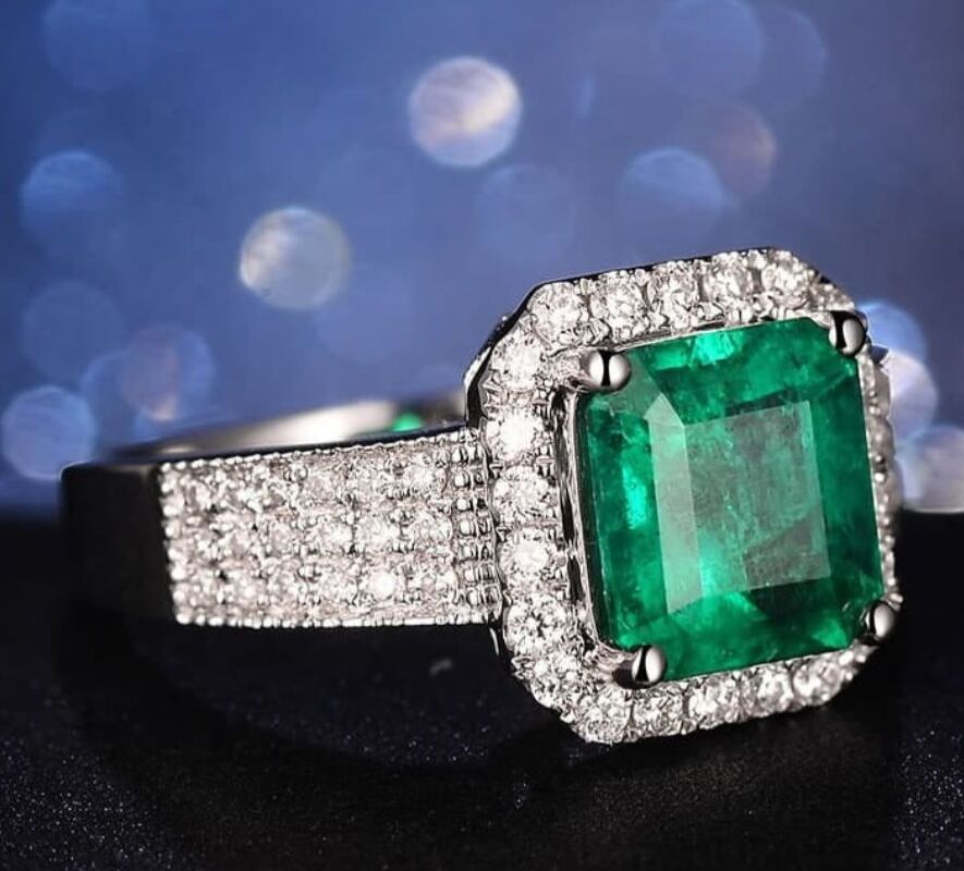 Silver zircon ring