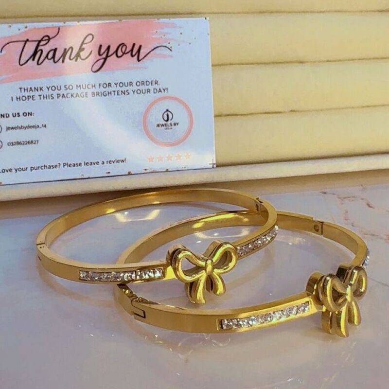 Bow cuff