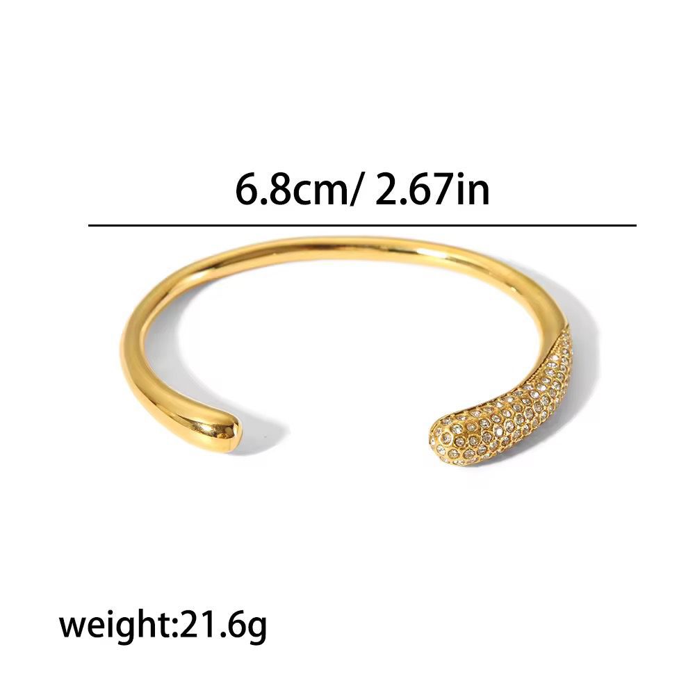 Zircon cuff