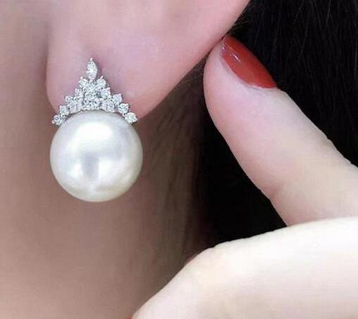 Pearl studs