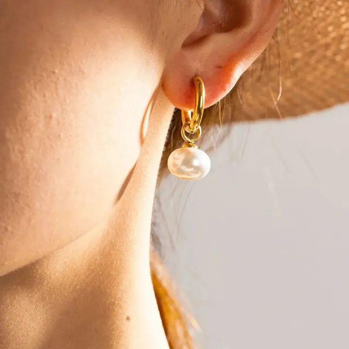 Pearl drop earrings