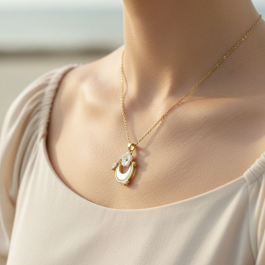 Pearl & Flower Moonlit Pendant