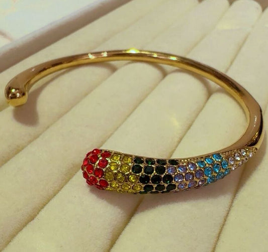 Multi stone cuff openable