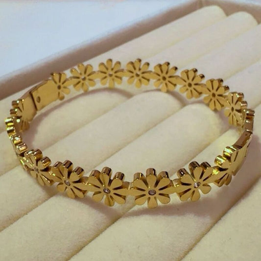 Flower cuff