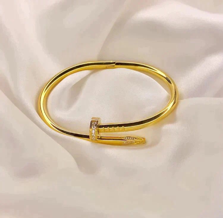 Zircon Nail cuff