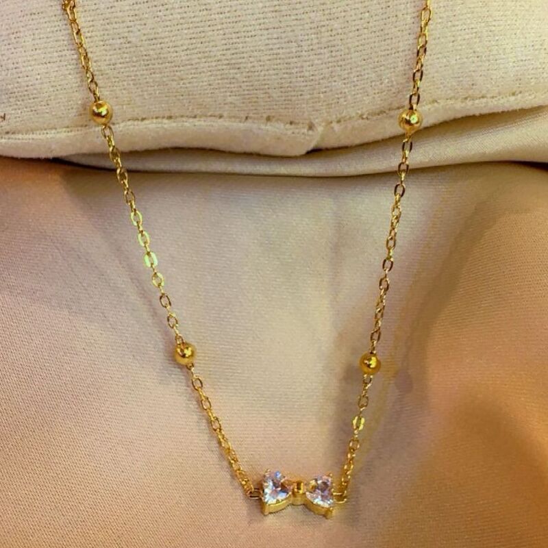 Bow pendent