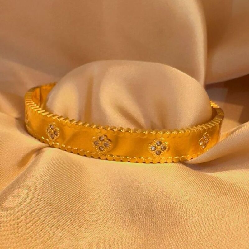 Dainty flower cuff