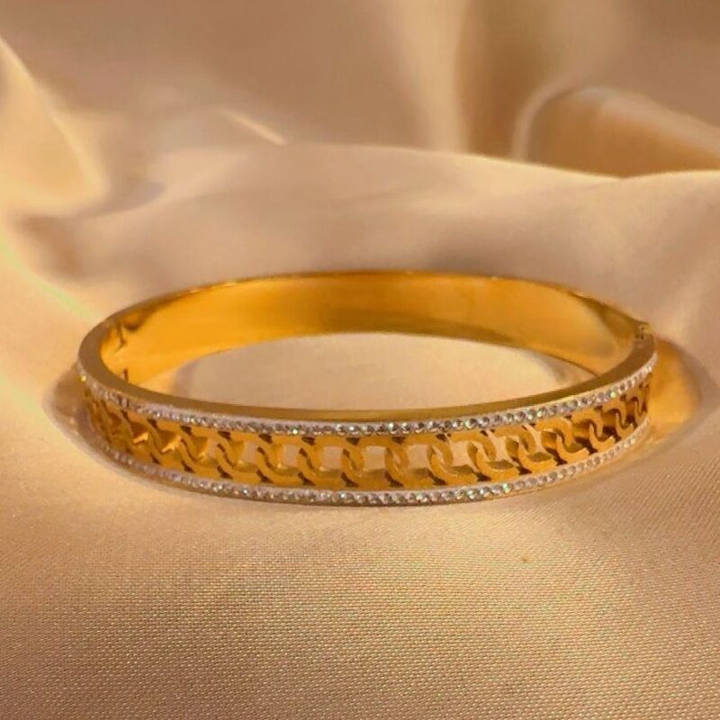 EnChain cuff