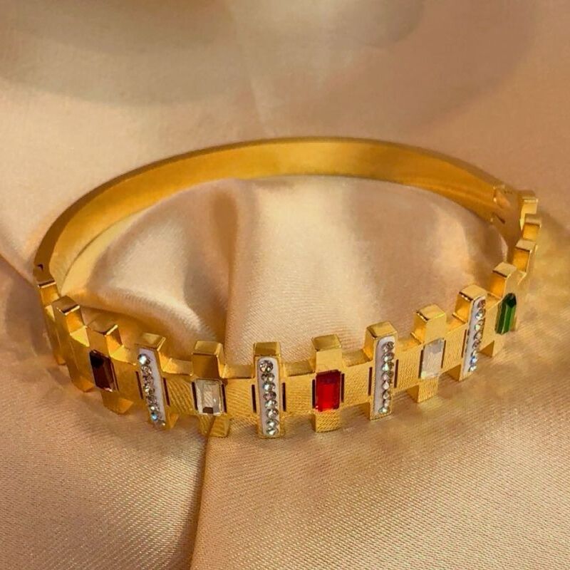 Luxee cuff / H cuff