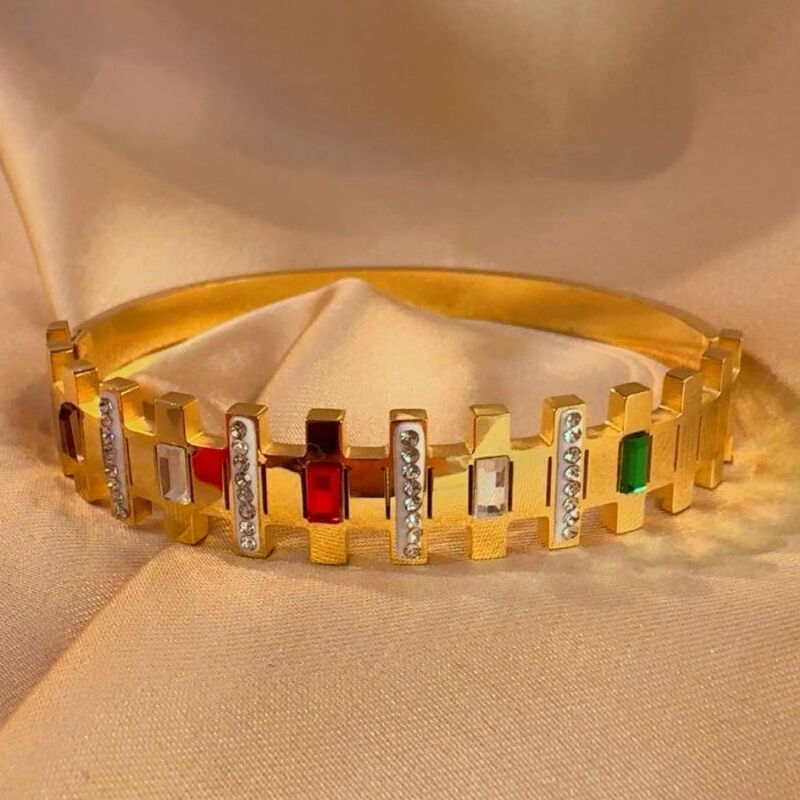 Luxee cuff / H cuff