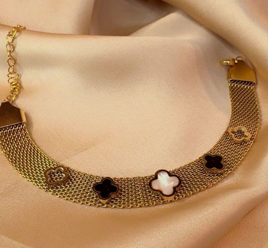 Mesh clover bracelet