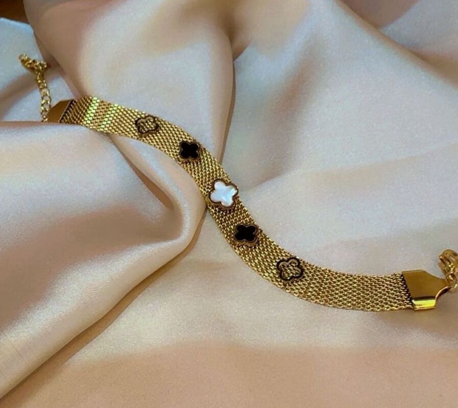 Mesh clover bracelet