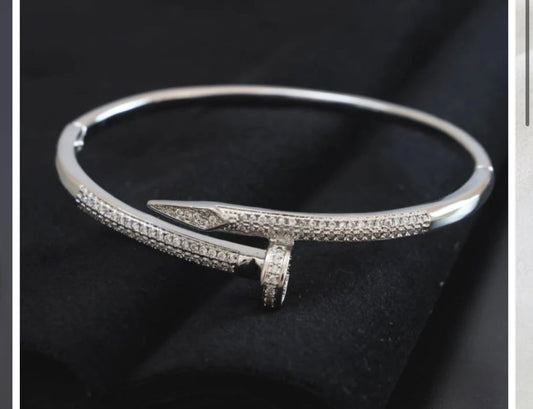 Nail cuff