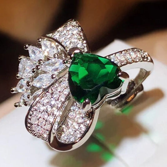 Heart bow adjustable green ring