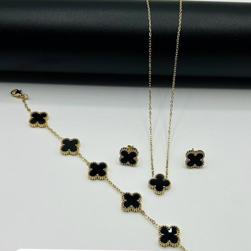 Black clover set