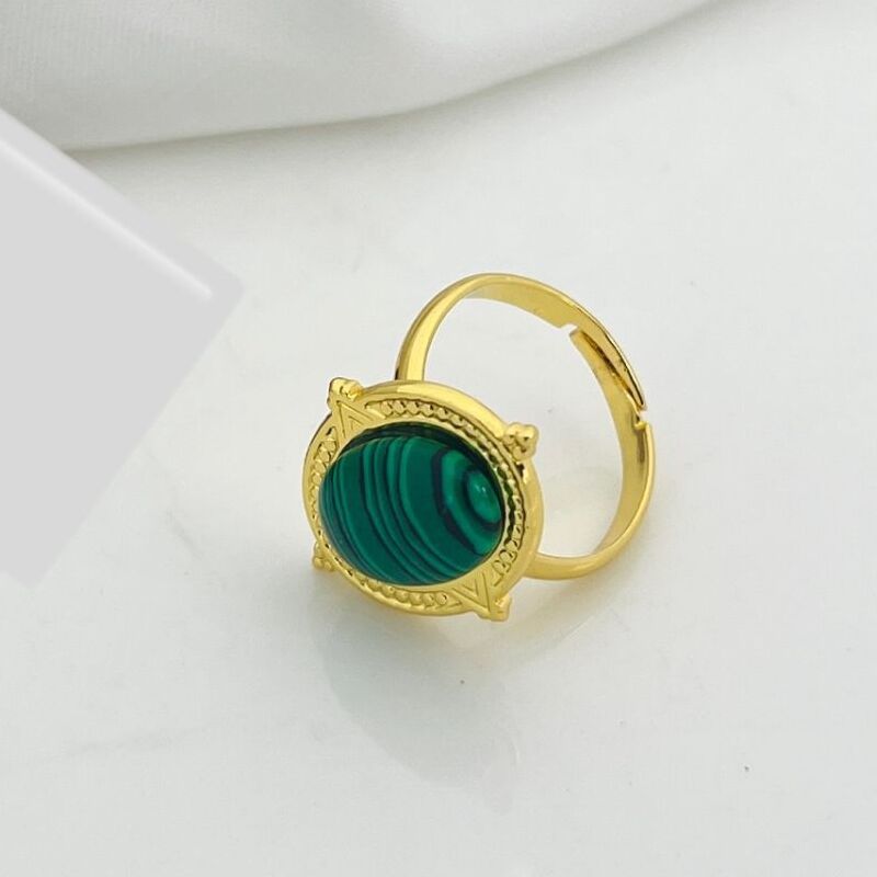 Adjustable green ring