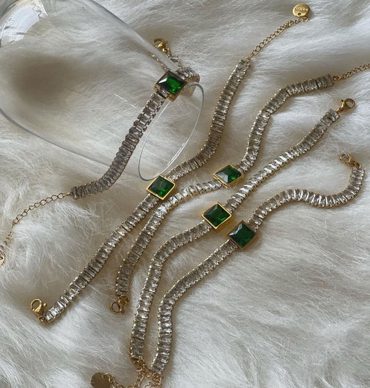 Tennis bracelet