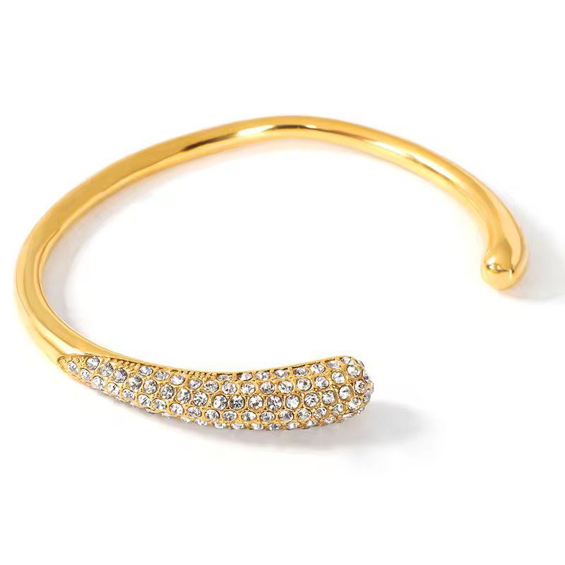Zircon cuff