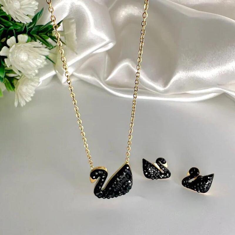 Black sweroski swan set