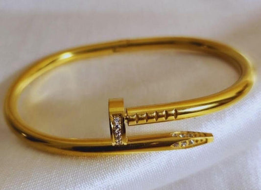 Nail cuff