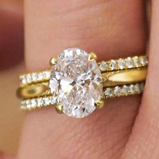 Oval triplet ring