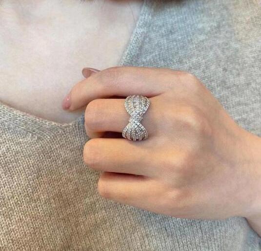Blingy silver ring