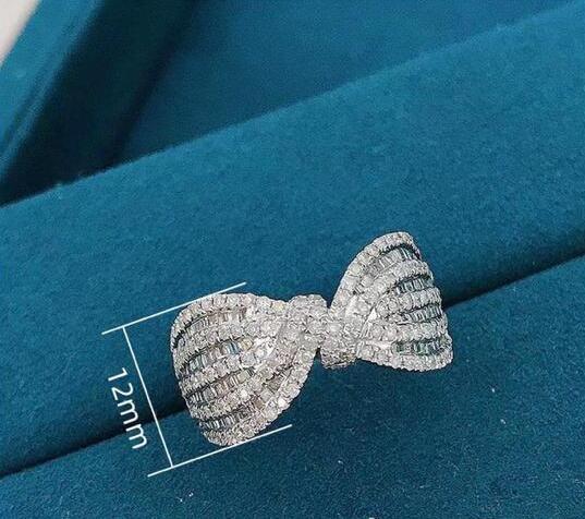 Blingy silver ring