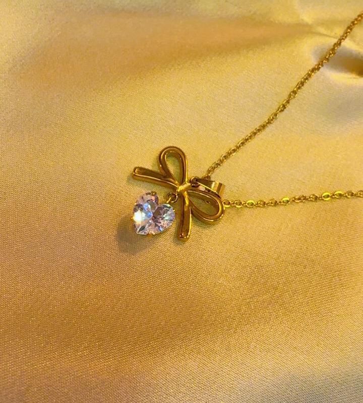 White stone heart set