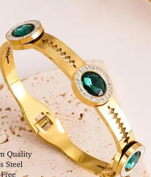 Green stone cuff