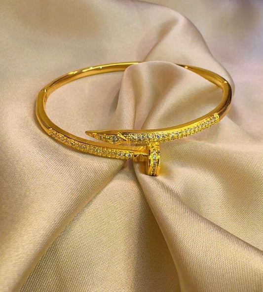 Nail cuff