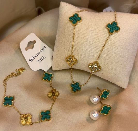 Green clover set