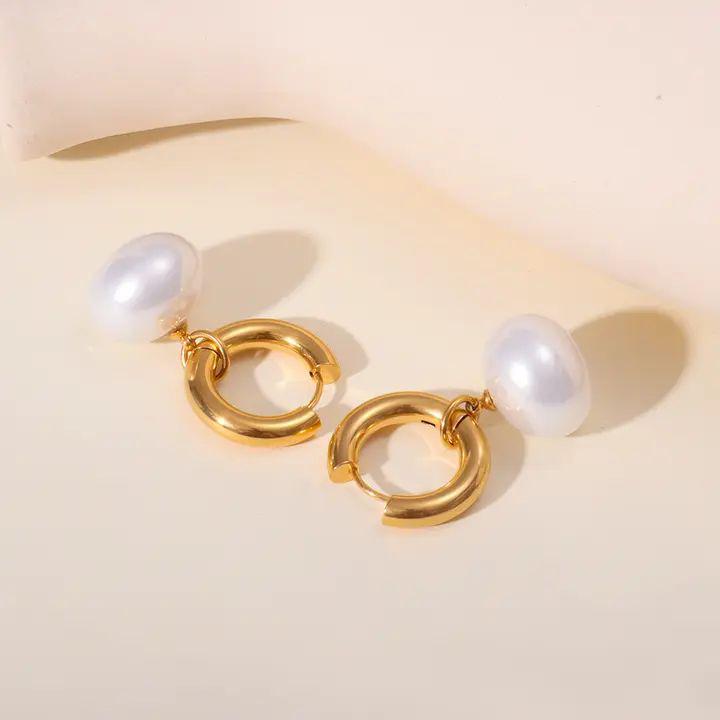 Pearl drop earrings