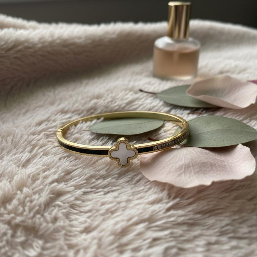 Luxe Clover Hinge Bracelet