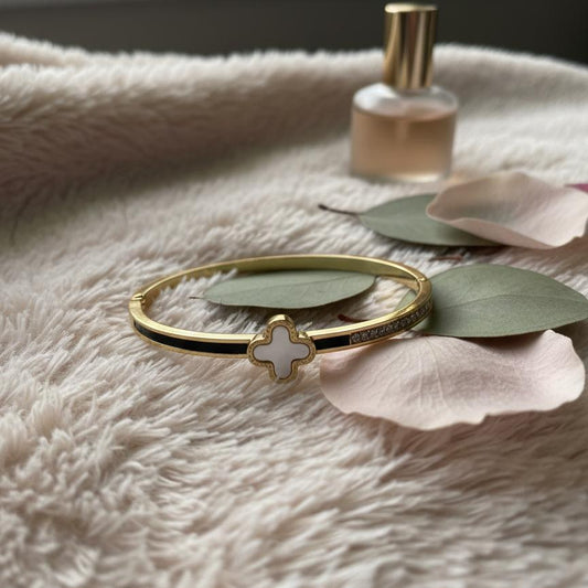Luxe Clover Hinge Bracelet
