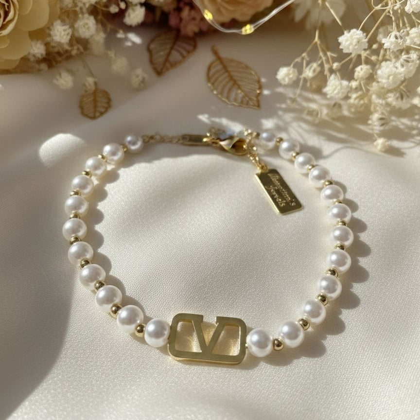 Luxe V-Logo Pearl Choker Necklace