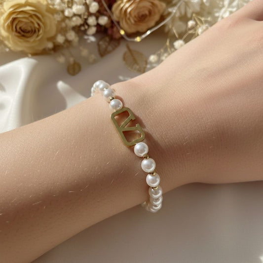 Luxe V-Logo Pearl Choker Necklace