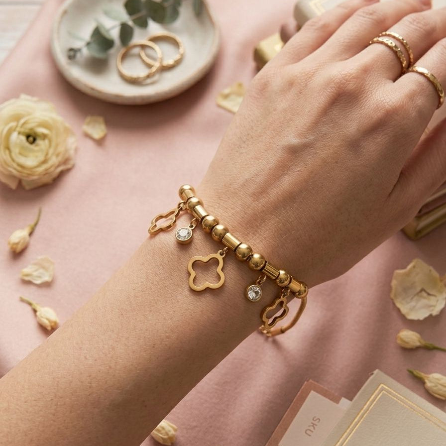 Elegance Clover Charm Bracelet – 18K Gold Plated & Anti-Tarnish