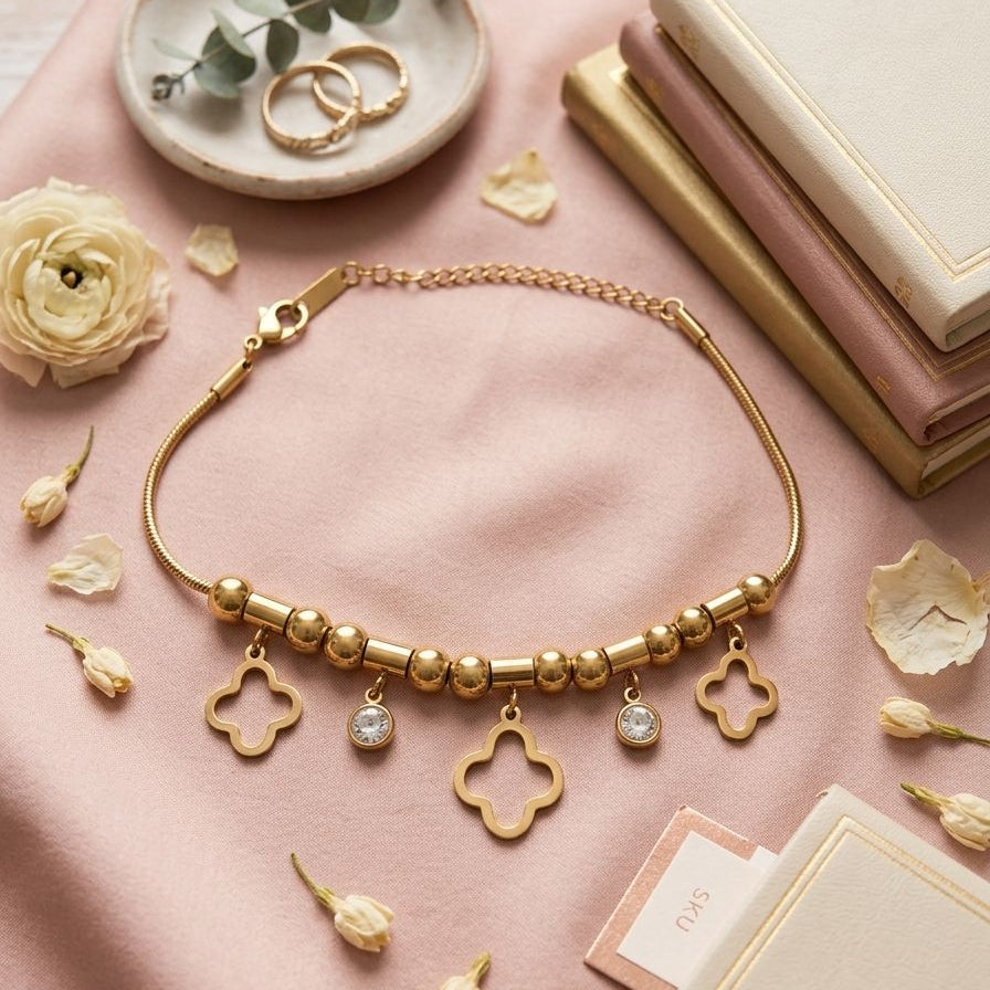 Elegance Clover Charm Bracelet – 18K Gold Plated & Anti-Tarnish